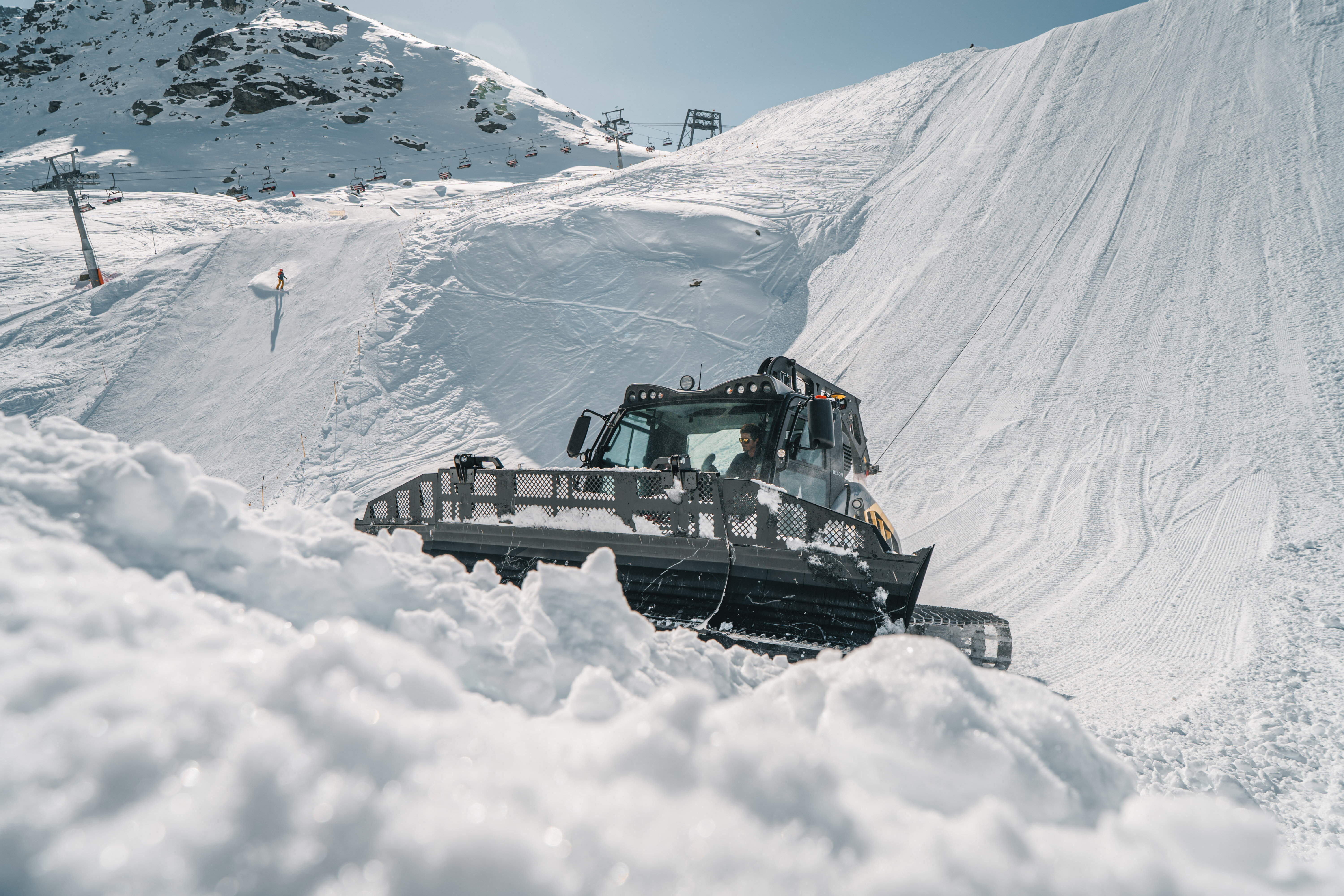 Behind the Perfect Snowpark – Prinoth at the Corvatsch Highlight 2025