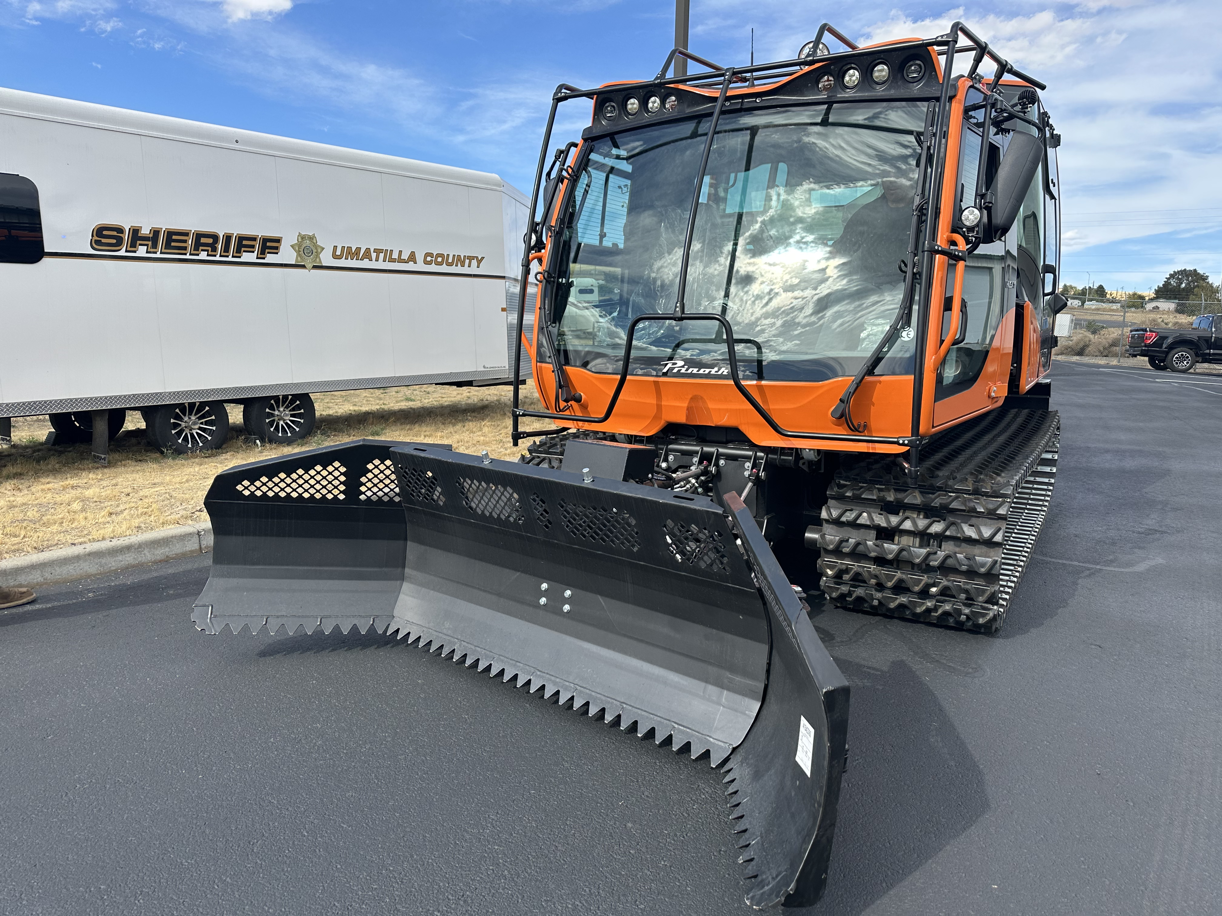 Husky Cabin Cats Join Search and Rescue