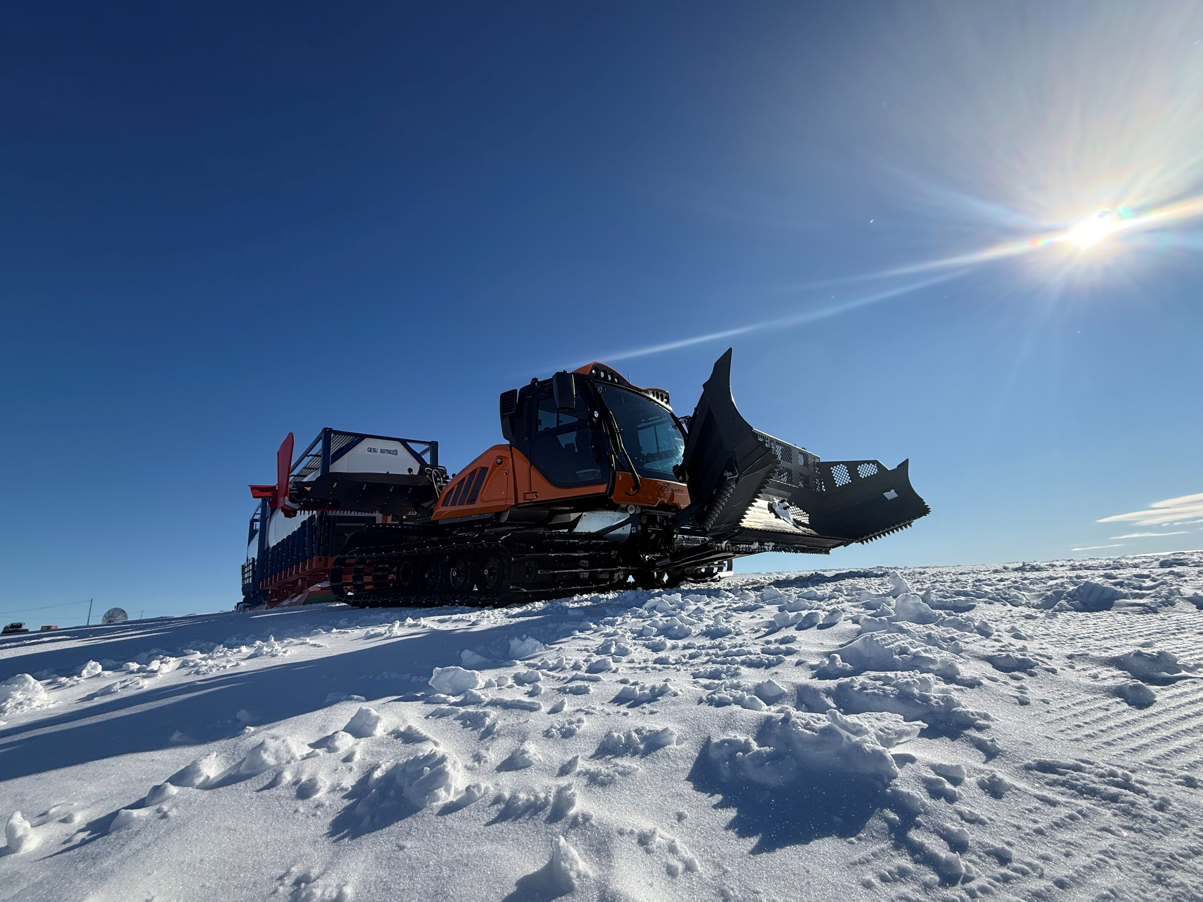 Eine Saison am Ende der Welt – der Bison Antarctic im Einsatz